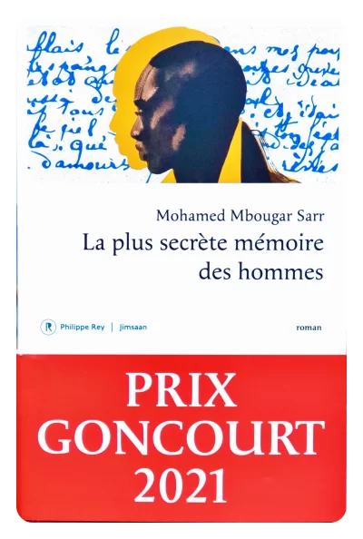 Mohamed Mbougar Sarr, lauréat du Prix Goncourt 2021 pour son roman La plus secrète mémoire des hommes (Editions Philippe Rey/Jimsaan​​​​​​​) par Christophe M. Ndiaye